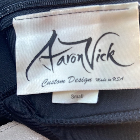 Aarón Vick dress Size: S Color : Black lace top mermaid dress. Stretchy fabric - Picture 5 of 8